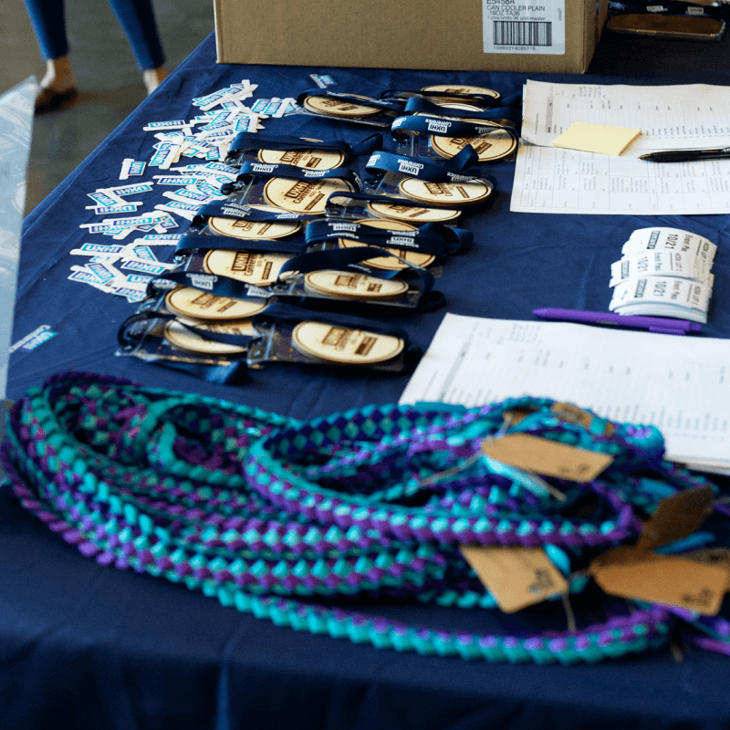 UXHI community members with leis